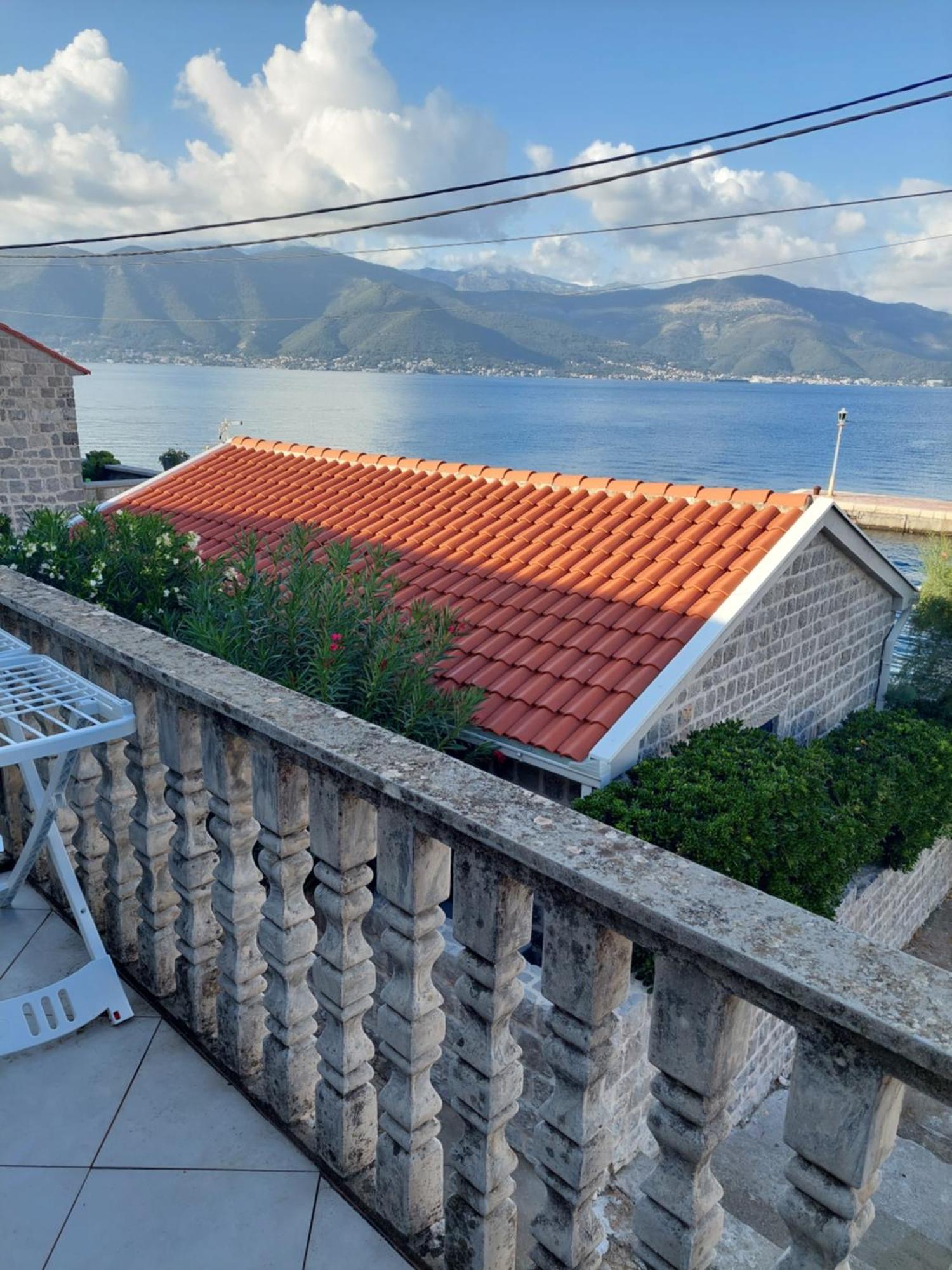 Kjara Apartments Tivat Exterior foto