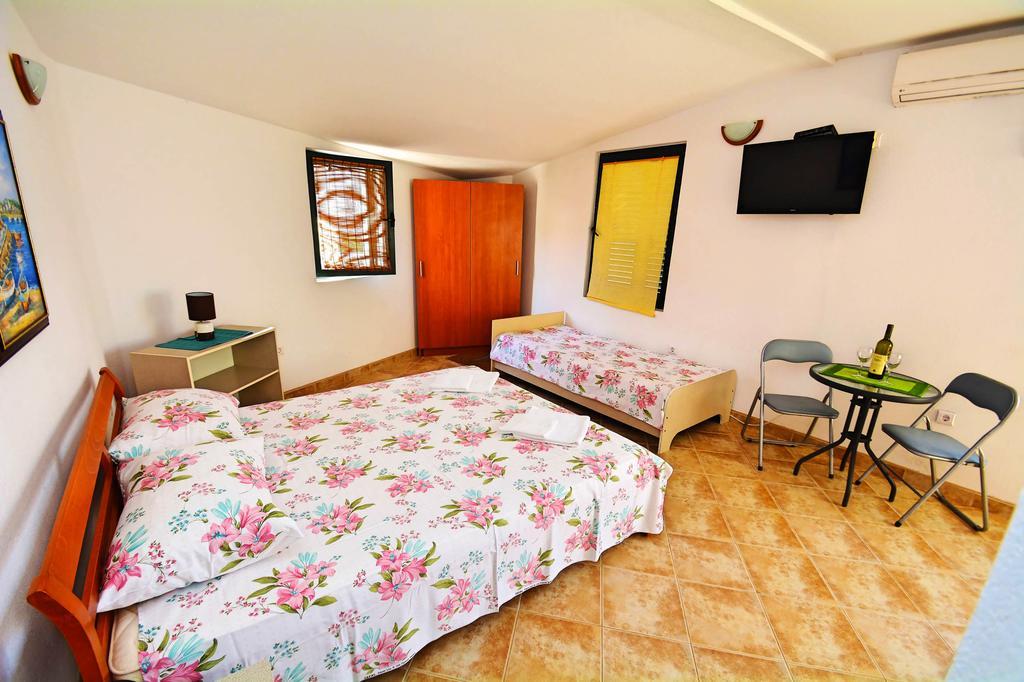 Kjara Apartments Tivat Exterior foto